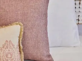 Belém Light Filled Apt With Patio, By TimeCooler