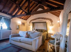 The Royal Arms Hotel Room Only