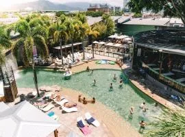 Gilligan's Hotel & Resort Cairns