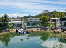 Go with the flow, Noosa Sound