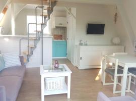 Gezellige chalet in Nieuwpoort - Opkuis al inbegrepen in de prijs, Hütte in Oostduinkerke