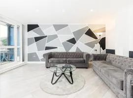 cozy stay in Birmingham by the Canal !!