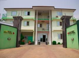SHAKYS PALACE, hotel em Cape Coast