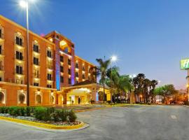 Holiday Inn Express Monterrey Galerias-San Jeronimo, an IHG Hotel، فندق بالقرب من جاليرياس مونتيري، مونتيري