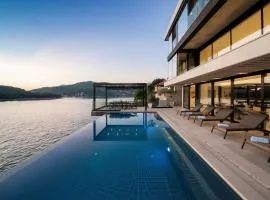 Villa Amelie - Private Seaside Haven
