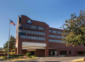 Days Inn & Suites by Wyndham Tallahassee Conf Center I-10, hotel in Tallahassee