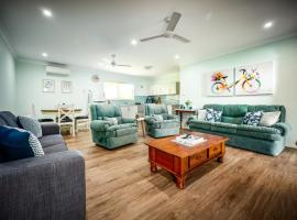 Alarks Nest Bed and Breakfast, hotel near Coffs Harbour Education Campus, Coffs Harbour