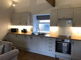 The Dairy, Wolds Way Holiday Cottages, 1 bed studio، فندق في كوتنغهام