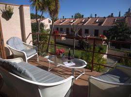 Margaret's Family House with pool and parquing, ξενοδοχείο σε Sant Feliu de Guixols