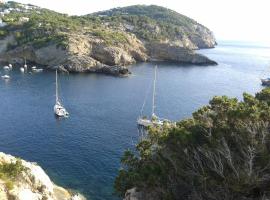 Catamarán y Velero I Centro de Ibiza, hotel i Ibiza