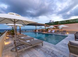 Singular Joy Vacation Rentals, hotel near Quinta Alegria Shopping Mall, Playa del Carmen