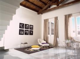 Right House - Characteristic Marina District, hotel a Cagliari