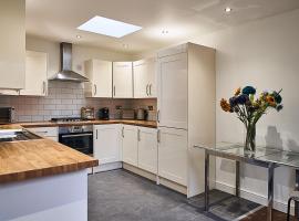 Deluxe Town Center Apartment, hotel perto de Buckinghamshire New University, High Wycombe