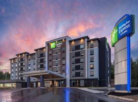 Holiday Inn Express & Suites Moncton, an IHG Hotel โรงแรมในมองก์ตัน