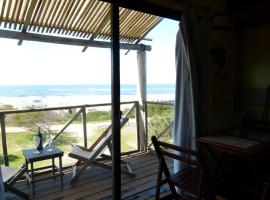 Caba&ntilde;as Puerto Diablo, kolmet&auml;rnihotell sihtkohas Punta Del Diablo