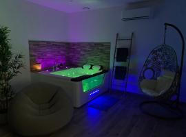 Appartement Cosy Jacuzzy Luxe Gare de Toulon โรงแรมที่มีสปาในตูลง