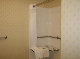 Holiday Inn Express & Suites - Grenada by IHG，格瑞那達的飯店