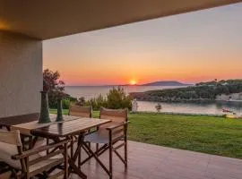 Villa Idyle - Beachfront Residence