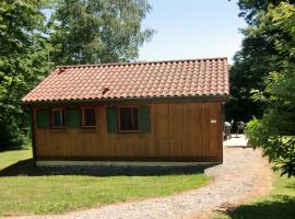 Chalet en Auvergne -Pêche, hotel en Roumégoux