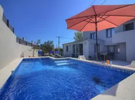Charming villa Zoya with pool in Pula