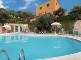 Italianway - Il Borgo apartments, hotel in Finale Ligure