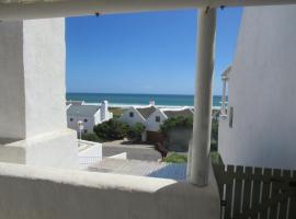 Marlyn and Dolfyn Self Catering, hotel a Paternoster