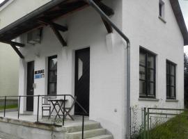 Milchhaus Zimmer - Tiny House, domek nebo chatka v destinaci Balingen