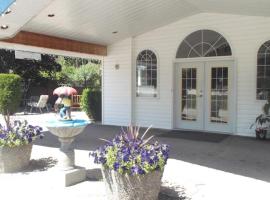 Anchor Riverfront Motel, pet-friendly hotel in Sicamous