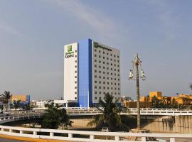 Holiday Inn Express Veracruz Boca del Rio, an IHG Hotel、ベラクルスにあるラス・アメリカス・ショッピングモールの周辺ホテル