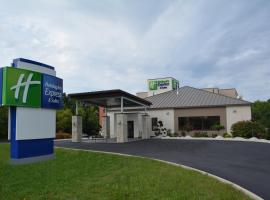 Holiday Inn Express & Suites Waterville - North, an IHG Hotel، فندق في ووترفيل