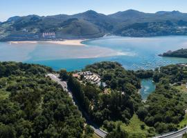 Bungalows Portuondo parking gratuito, glamping site in Mundaka