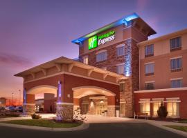 Viesnīca ar burbuļvannām Holiday Inn Express & Suites Overland Park by IHG pilsētā Overlandpārka