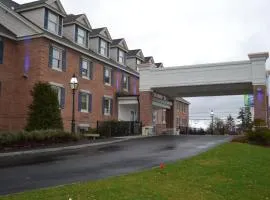 Holiday Inn Express and Suites Merrimack - Nashua by IHG