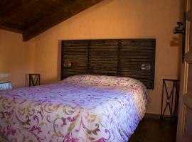 Casas Rurales con Jacuzzi Quijote y Sancho: Ossa de Montiel'de bir otel