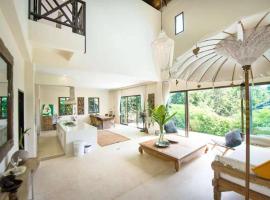 Teak Hill Pool Villa-Rosewood, hotel with parking in Ko Chang