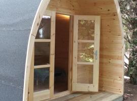 Camping Au Tour de l'Aveyron, Hotel in LʼHospitalet-du-Larzac