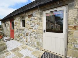 Country Cottage with Hot Tub - pre-heated for your arrival, hotel in Buxton