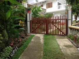 Cavern Apartments, hotel en Baie Sainte Anne