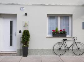 ZONA 30 Bike Guesthouse, hotel cerca de Palmanova Outlet Village, Palmanova