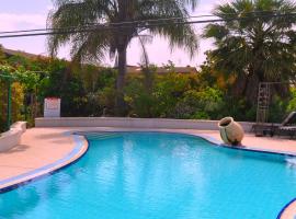 Shavit Simple room, Hotel mit Pools in Arbel