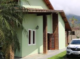 Aconchegante Casa de Temporada, hotel v destinaci Ubatuba