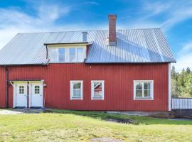 2 Bedroom Pet Friendly Apartment In Vetlanda, feriebolig i Vetlanda