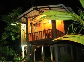 Ruk Sewana Villa Tree House, hotel i Sigiriya