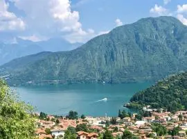 LENNO PANORAMICA PRIVATE VILLA SLEEPS 8-By Italian Apartments