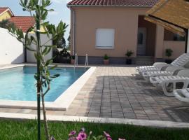 Holiday Home Luka, хотел в Задар