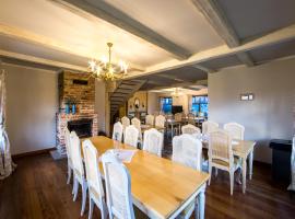 The Provence Village, hotel with parking in Bukovinka