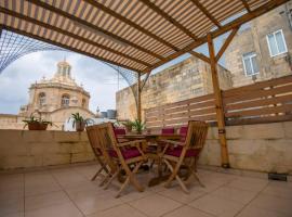 Valletta Grand Central, &uuml;d&uuml;lőh&aacute;z Vallett&aacute;ban