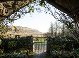 Witherslack Hall Farmhouse, Hotel in Grange-over-Sands