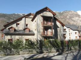 Duplex con vistas en Benasque, spa hotel in Benasque