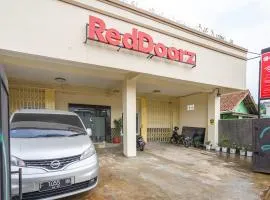 RedDoorz Syariah near Exit Toll Ciawi